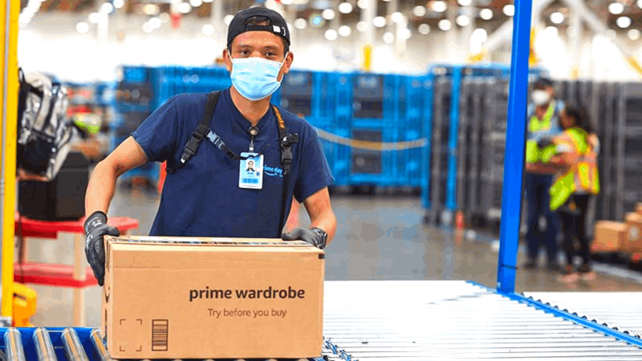 7 Benefits of Working at Amazon